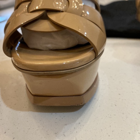 Saint Laurent Womens tribute patent platform sandals - Picture 10 of 11